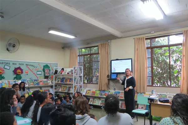 Belo Horizonte O programa Improve Your English impulsiona ensino de inglês nas escolas municipais
