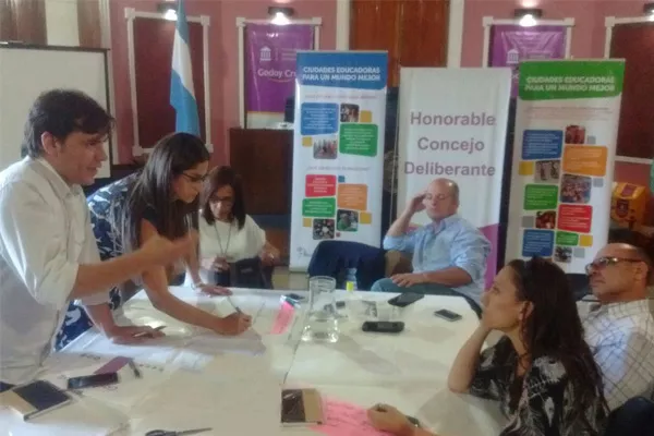  Godoy Cruz recibe a la exposición itinerante de Ciudades Educadoras