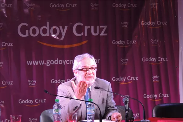 Seminario en Godoy Cruz. Joan Manuel del Pozo