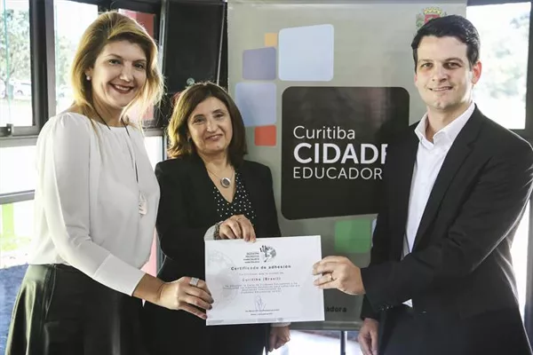 Curitiba integra oficialmente a Associação de Cidades Educadoras
