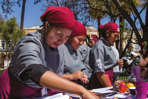 Programa de Capacitación a Mujeres Emprendedoras en Cochabamba