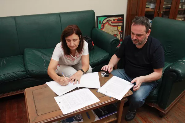 Firma de acuerdo con la U.N.R